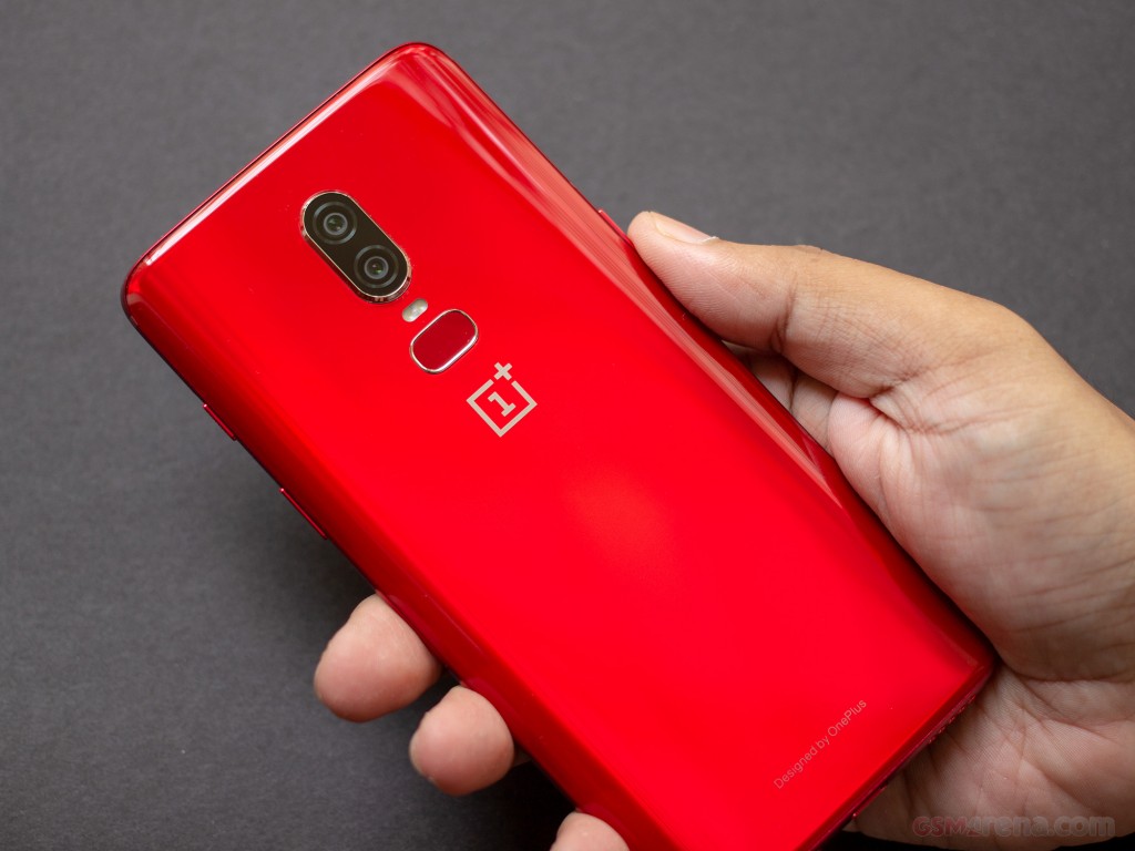 kırmızı OnePlus 6