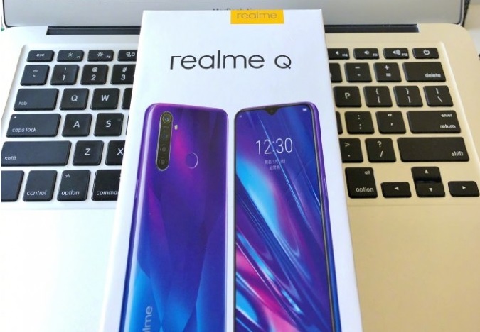 Realme Q