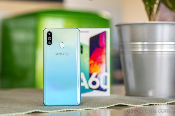 Galaxy A60 ve M40