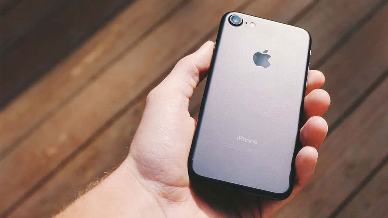 Apple iPhone 9