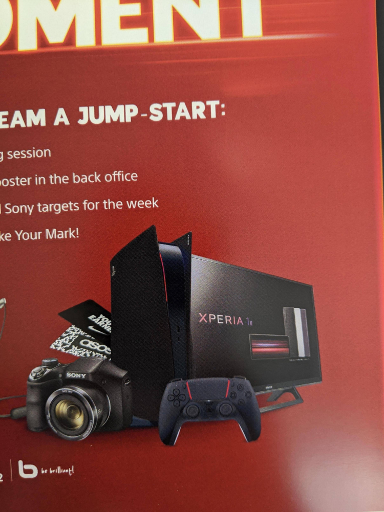 PlayStation 5 oyun konsolu tasarımı