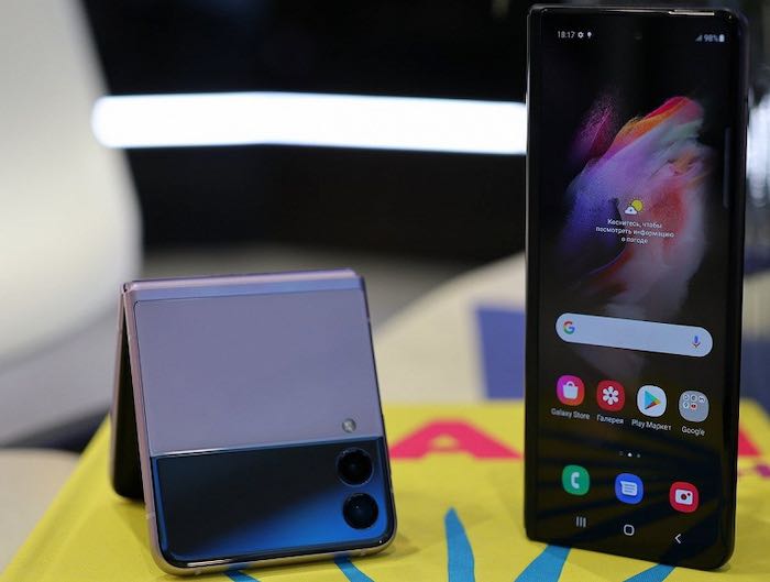 Samsung katlanabilir telefon