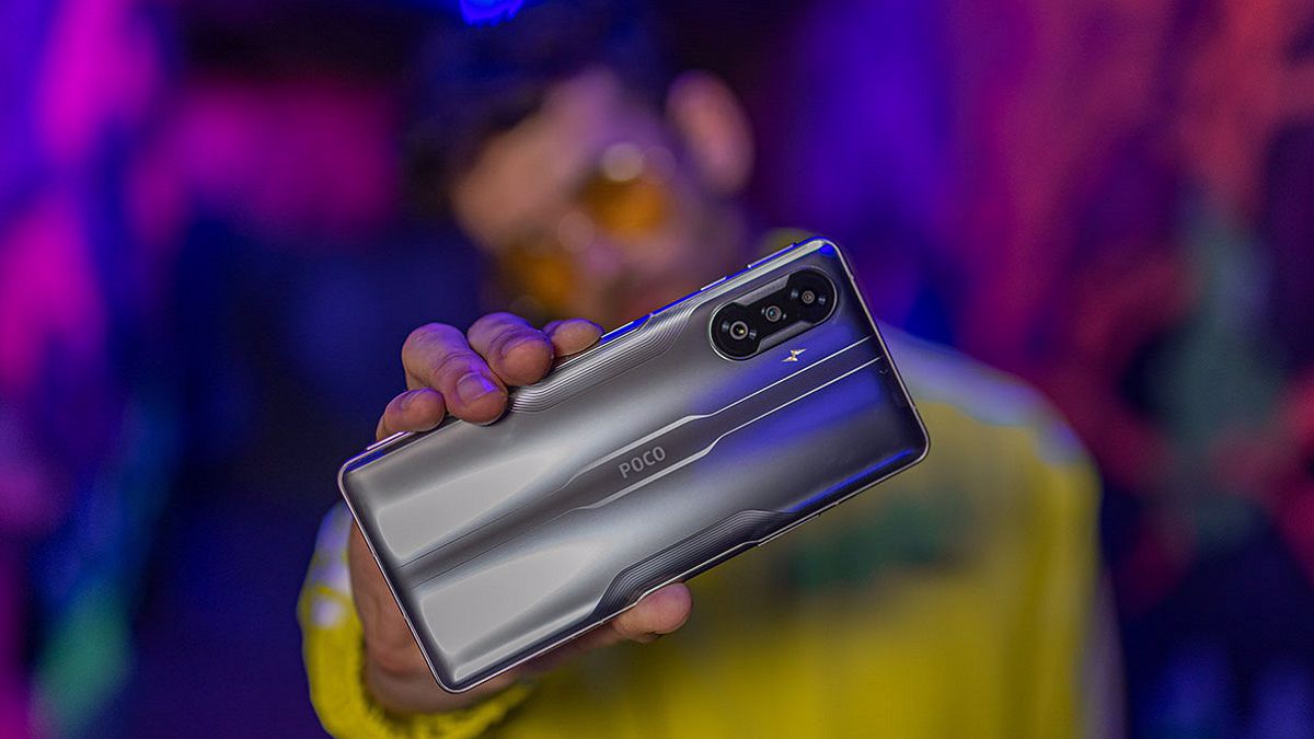 POCO F4 GT