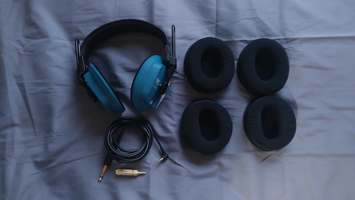 Dekoni Blue