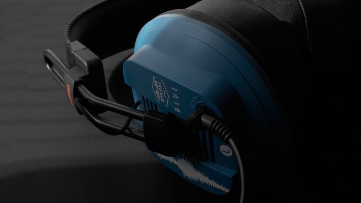 Dekoni Blue