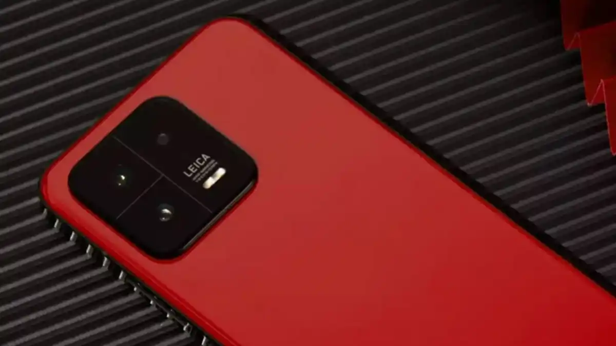 Kırmızı Xiaomi 13