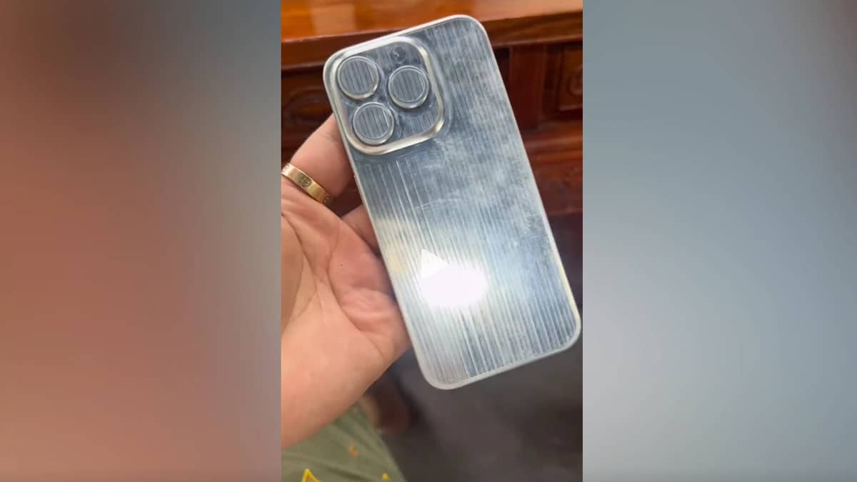 iPhone 15 Pro Dummy