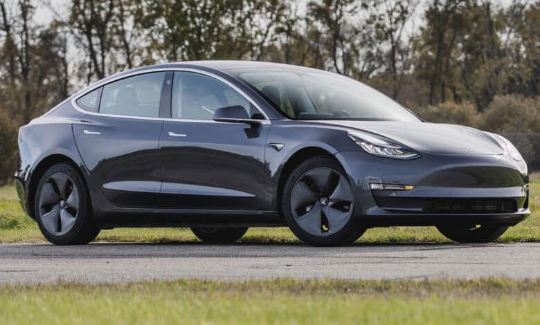 Tesla Model 3 güncelleme