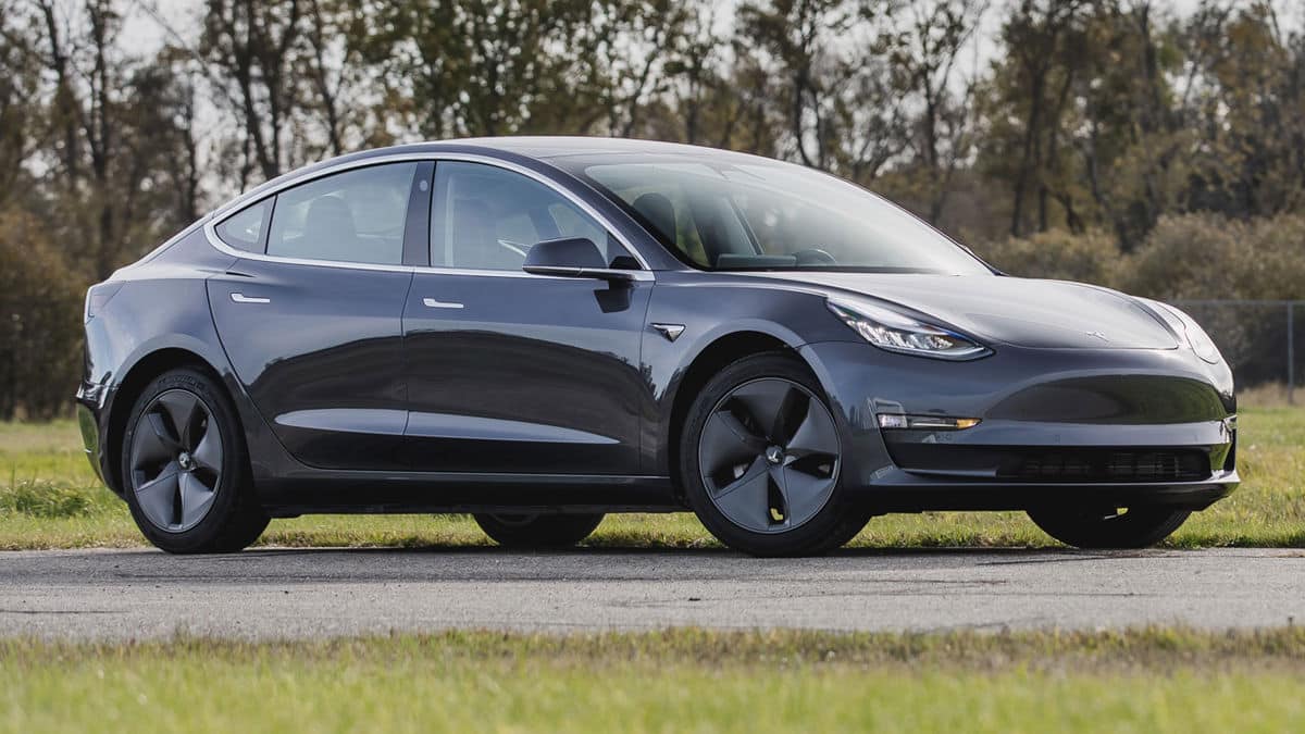 Tesla Model 3 güncelleme