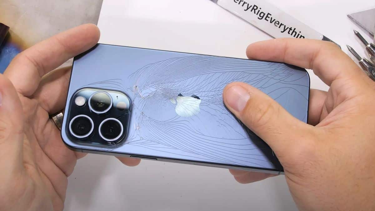 iPhone 15 Pro Max camı