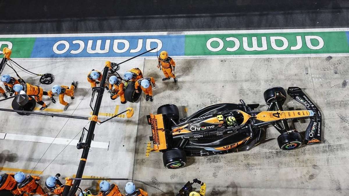 Formula 1 pit stop