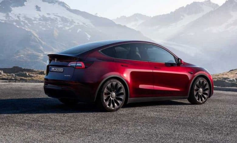 Tesla Model Y indirim