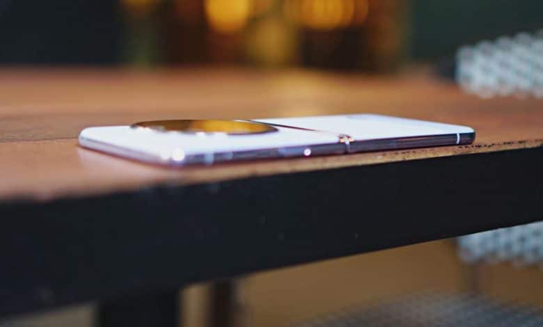 TECNO Phantom V2 Flip
