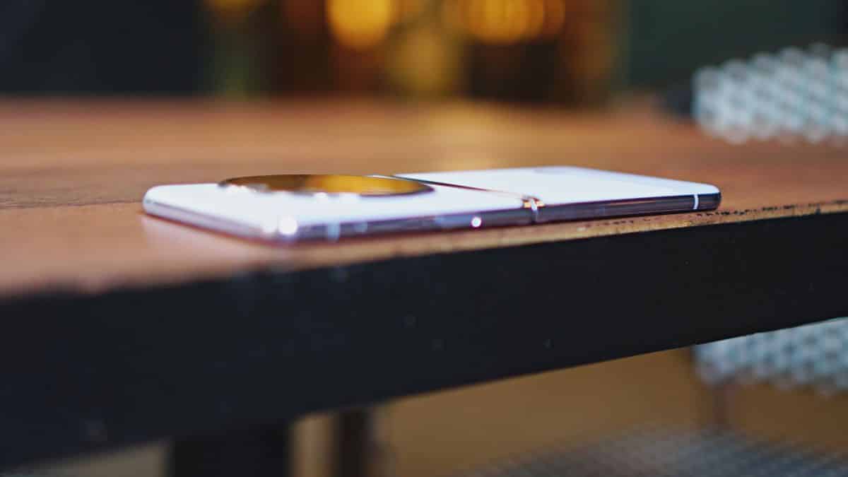 TECNO Phantom V2 Flip