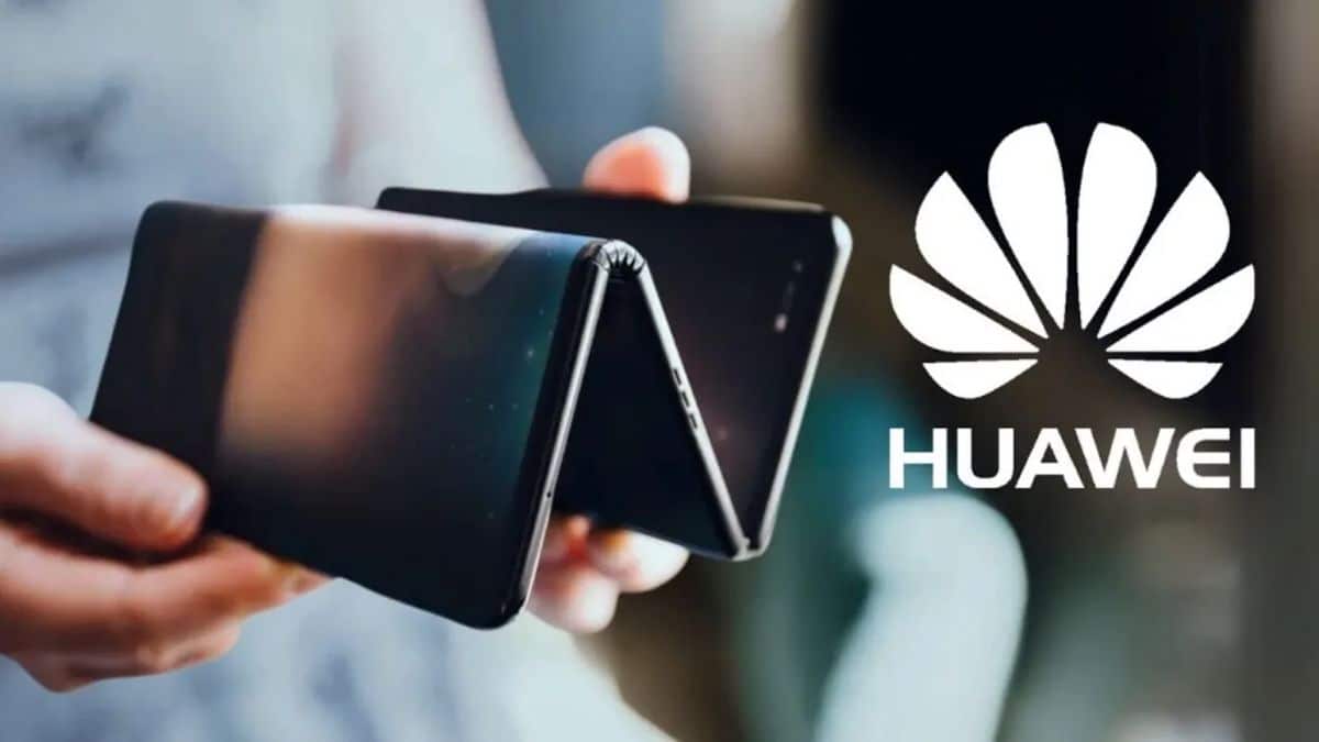 üçe katlanan Huawei telefon