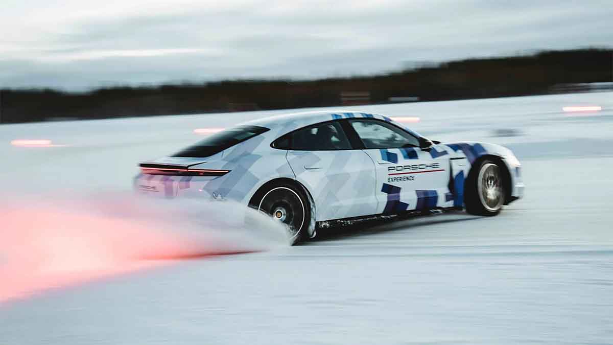 Porsche taycan gts