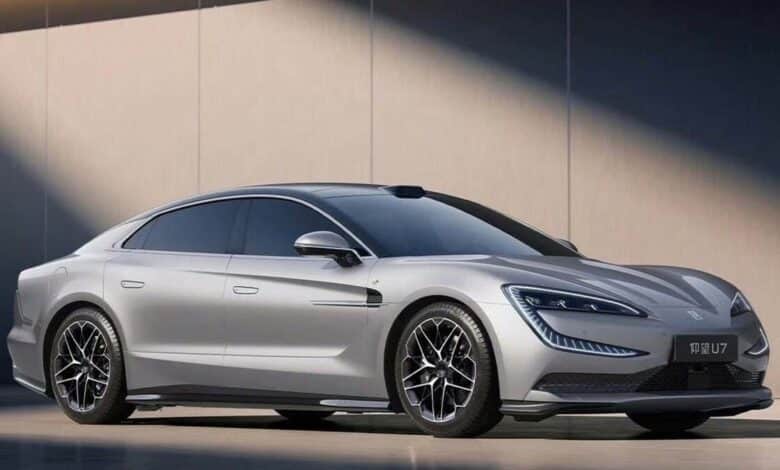 BYD Yangwang U7