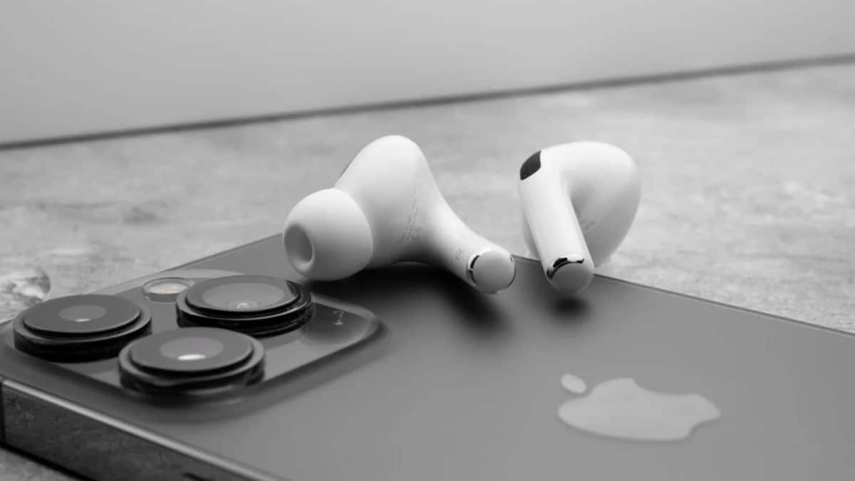 iOS 19 AirPods