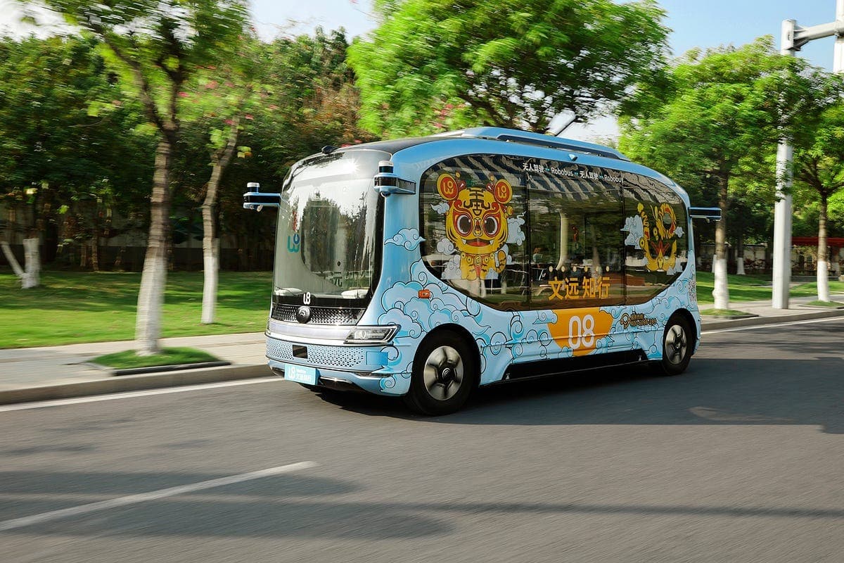 7 Kişilik Otonom Minibüs Çin’de Göreve Başladı