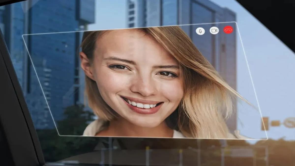 ZEISS Araç Camlarını Akıllı Ekranlara Dönüştürüyor