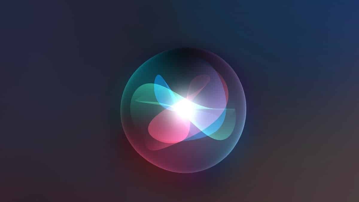 Apple Siri’ye Bağırarak Ödeme Özelliği Üzerinde Çalışıyor