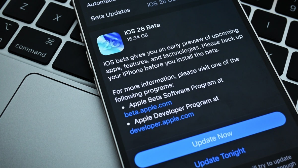 iPhone 11 Kullanıcılarına iOS 26 Public Beta Sürprizi