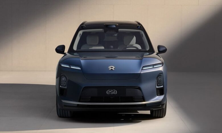Nio ES8