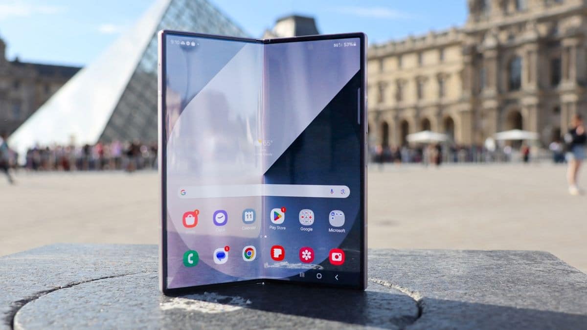 Galaxy Z Fold 8 Katlanabilir iPhone’u Gölgede Bırakabilir