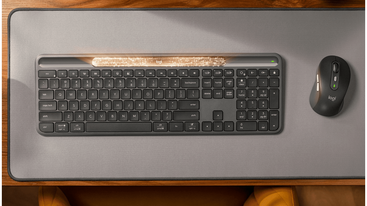 Logitech Signature Slim Solar Plus