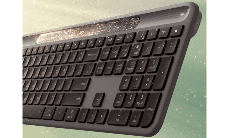 Logitech Signature Slim Solar Plus