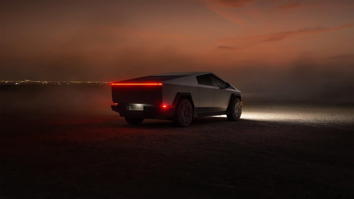 Tesla Cybertruck Orta Doğu’