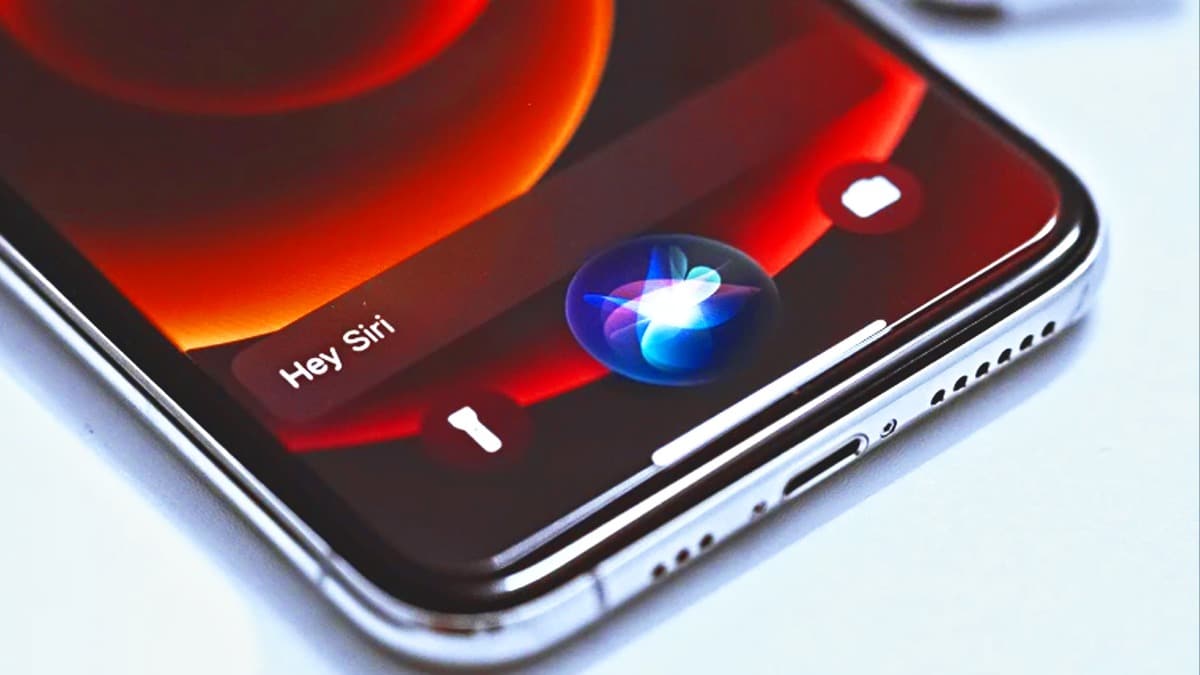 Apple Siri’yi Kovuyor, Yeni Asistan Kim Olacak
