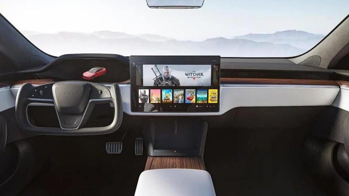 Tesla’dan CarPlay