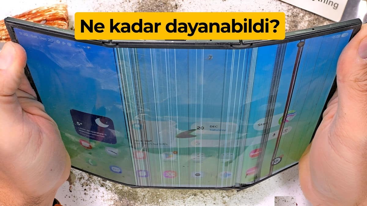 Samsung Galaxy TriFold