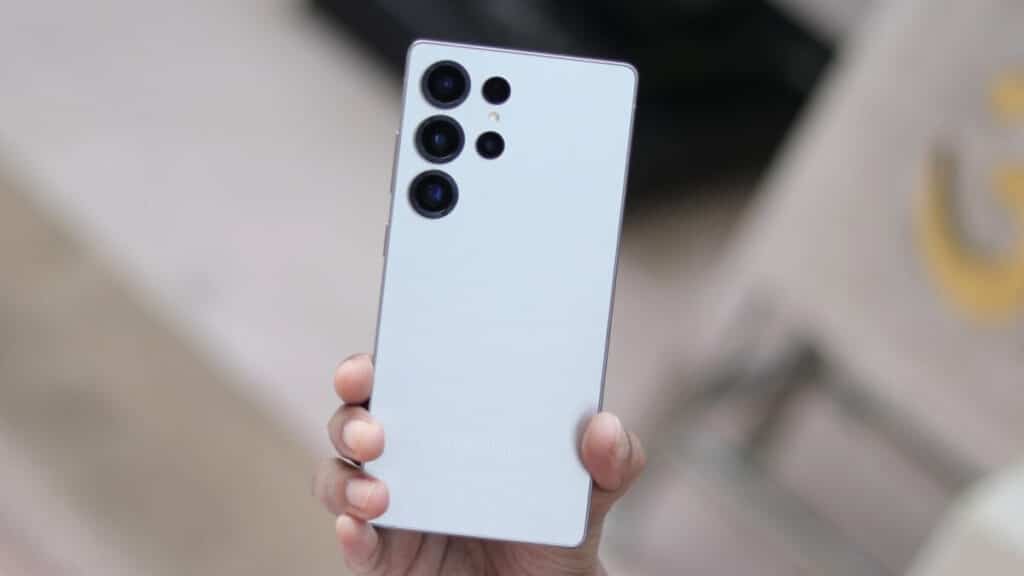 Galaxy S26 Ultra Neden Titanyum Kasaya Sahip Değil?