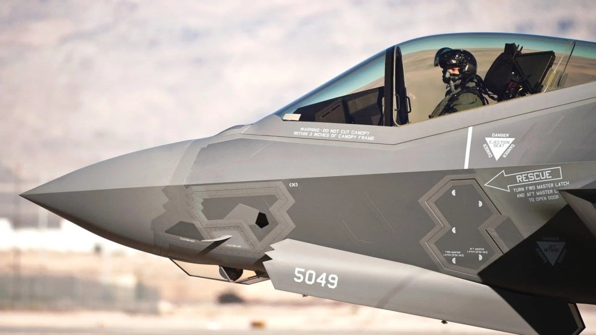 F-35 iPhone Gibi Hacklenebilir mi?
