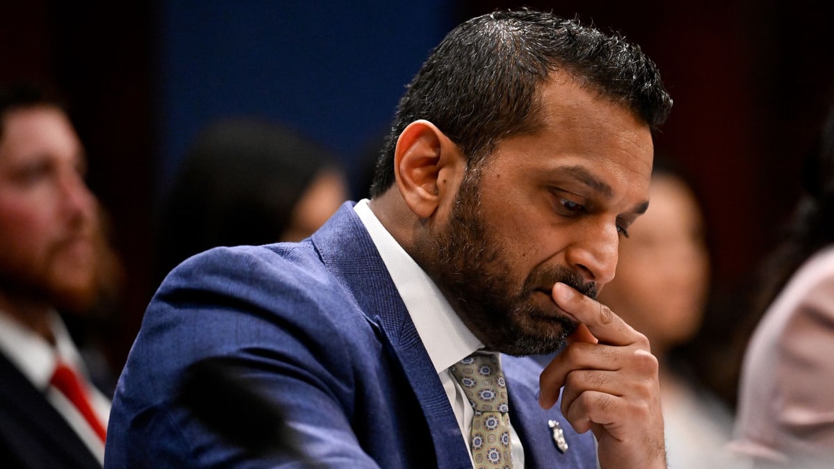 İran Bağlantılı Hackerlar FBI Yöneticisinin E-Postasını Hackledi