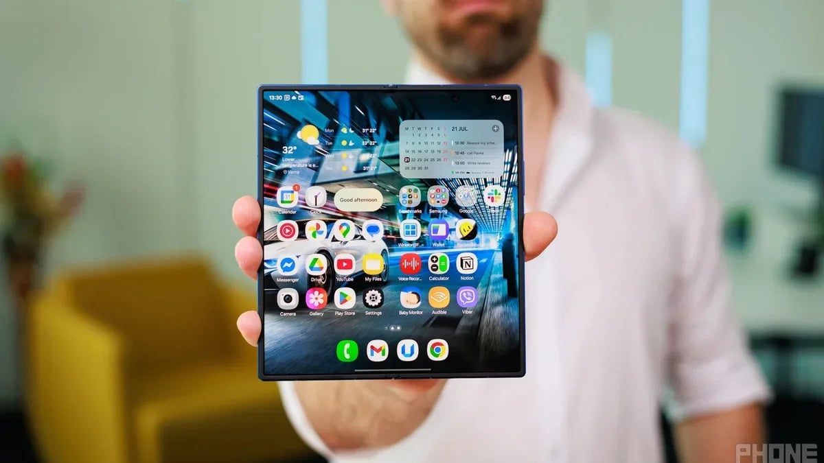 Galaxy Z Fold 8 Wide Daha Geniş Ekranla Gelebilir Ama...