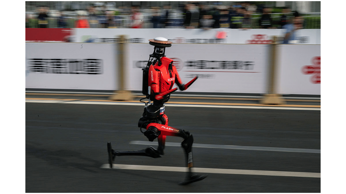 Yapay Zeka Destekli Robotlar Maratonda Şov Yaptı