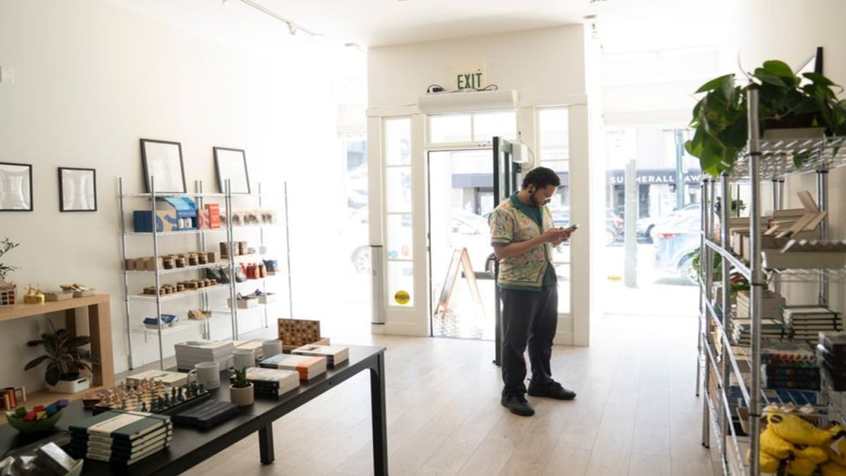 Bu Mağazanın Patronu Yapay Zeka, Çalışanları İnsan 