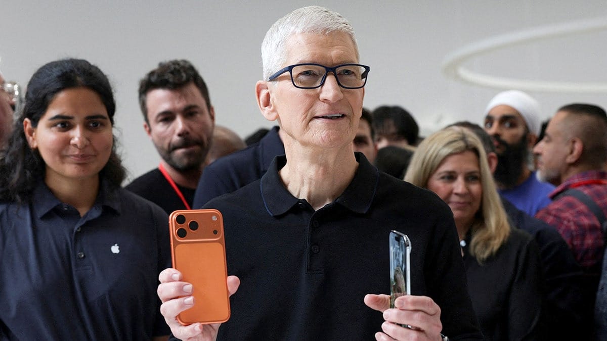 Tim Cook Yaklaşan iPhone Krizi Hakkında Konuştu