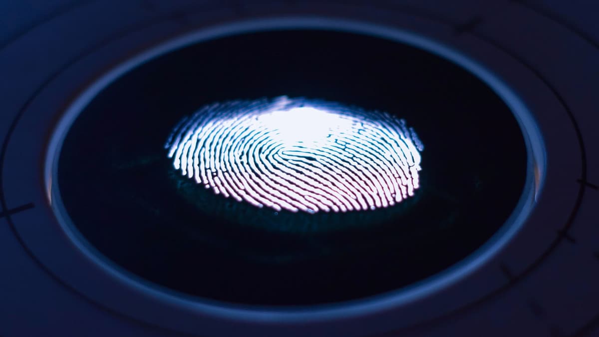 Apple iPhone Ultra’da Touch ID’ye Geri mi Dönüyor?
