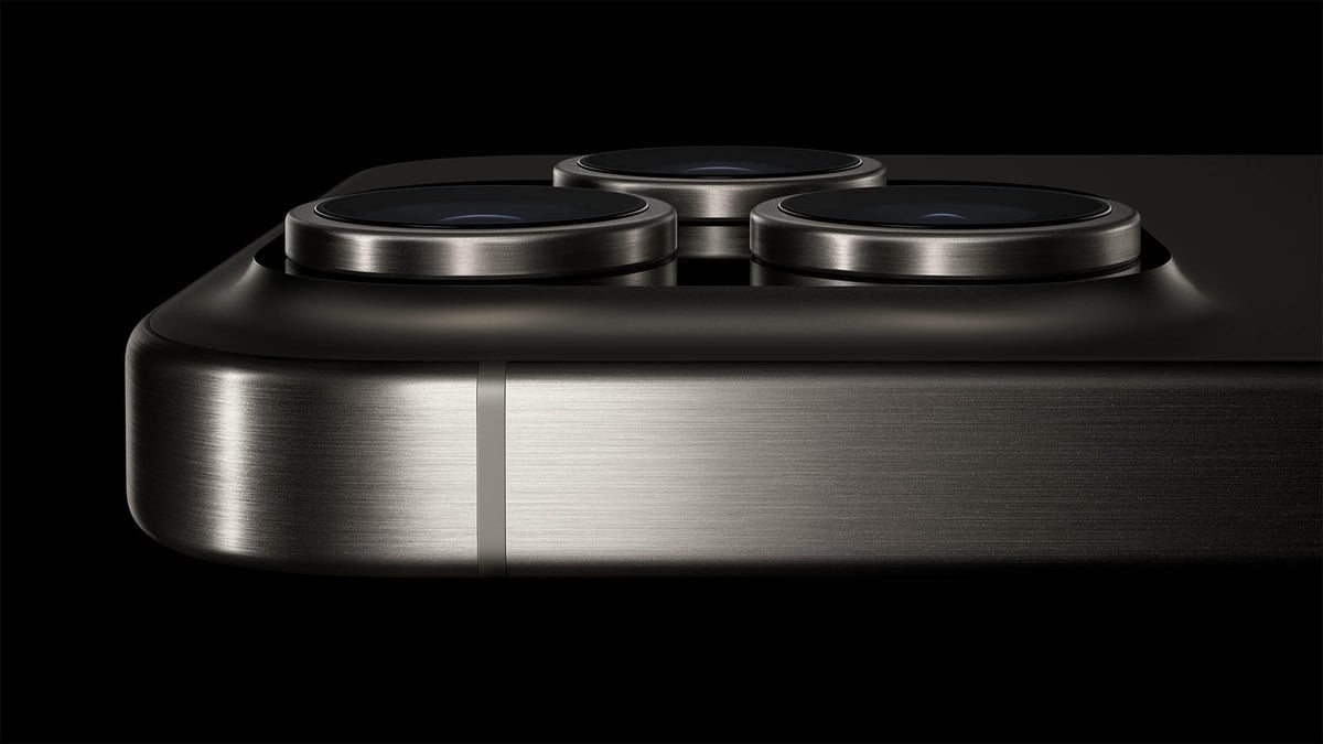 Apple Paslanmaz Çelikten Neden Vazgeçti?