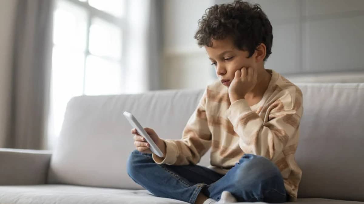 12 Yaş Altındaki Çocuklarda Akıllı Telefonun Olumsuz Etkileri İncelendi