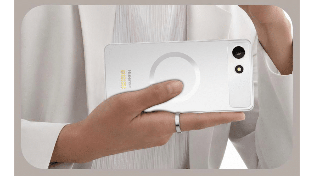 Hisense A10 Ultra Mıknatıslı İkinci Ekranıyla Fark Yaratıyor
