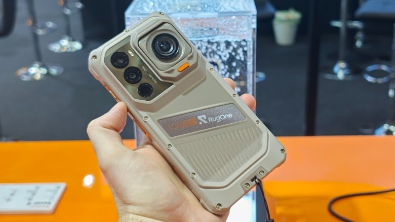 RugOne Xsnap 7 Pro Honor Robot Phone’a Rakip Olacak