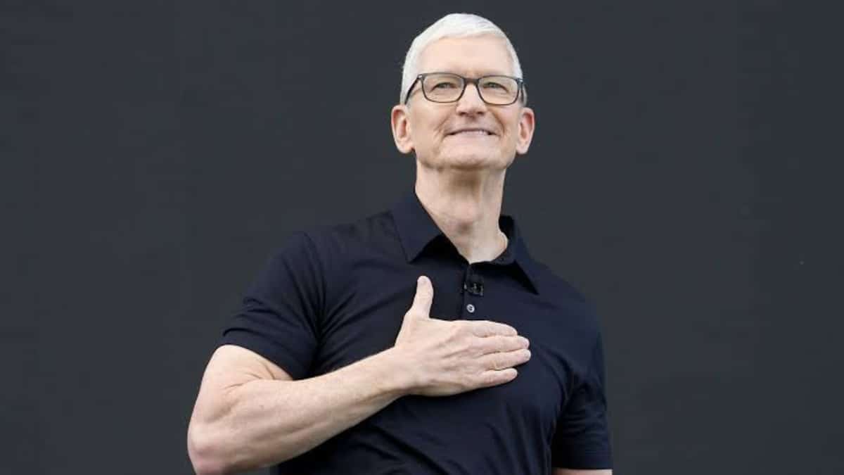 Tim Cook Apple’dan Tamamen Kopmuş Sayılmaz